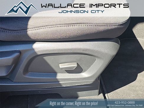 Used 2023 Ford Explorer XLT image 46