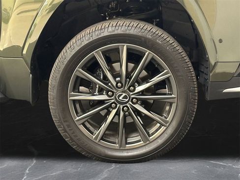 Used 2025 Lexus LX 700h F Sport image 38