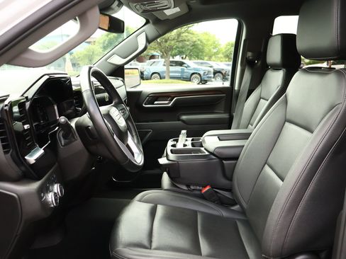 Used 2025 GMC Sierra 1500 SLT AWD/4WD image 11
