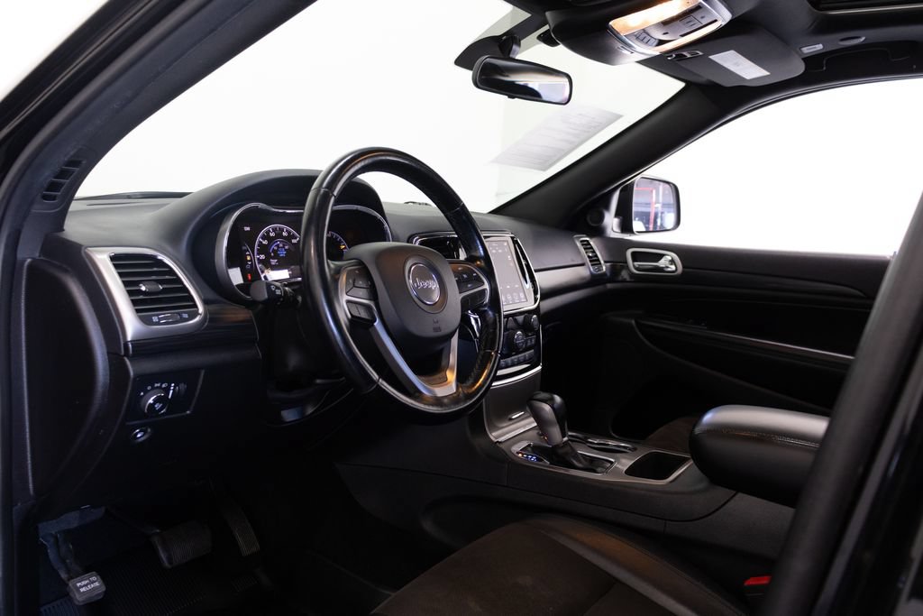 Used 2021 Jeep Grand Cherokee Laredo X AWD/4WD image 18
