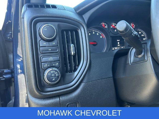 Certified 2022 Chevrolet Silverado 2500 Custom w/ Custom Value Package AWD/4WD image 16