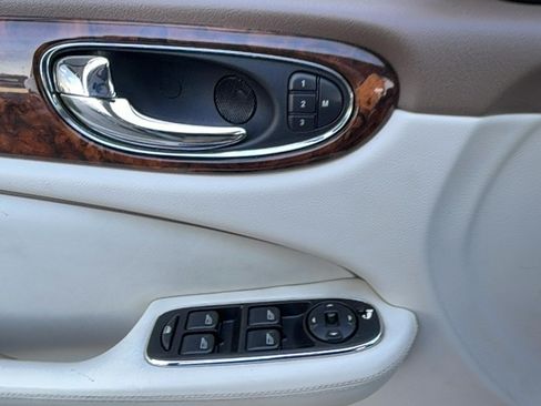 Used 2007 Jaguar XJ8 L RWD image 13