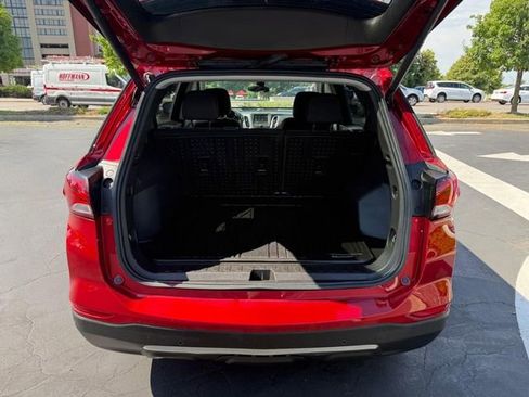 Used 2024 Chevrolet Equinox LT w/ LPO, Floor Liner Package FWD image 6