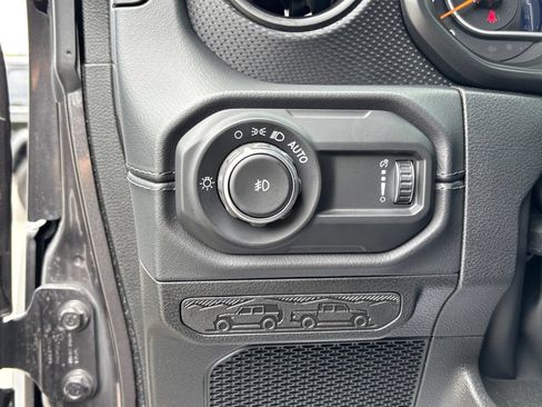 Used 2026 Jeep Wrangler Unlimited Rubicon AWD/4WD image 31