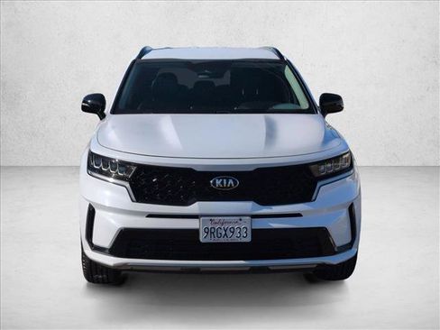 Used 2021 Kia Sorento S FWD image 2