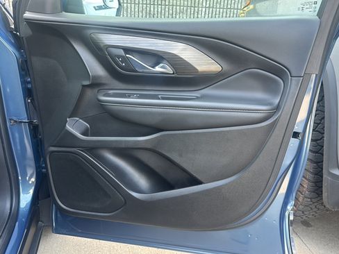 Used 2024 GMC Terrain SLE FWD image 16