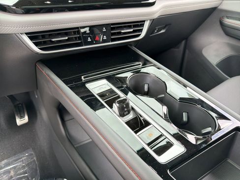 New 2026 Volkswagen Atlas Peak Edition AWD/4WD image 25