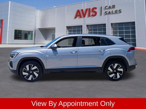 Used 2025 Volkswagen Atlas Cross Sport SE FWD image 10