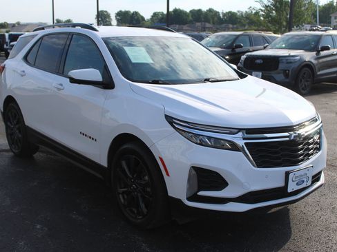 Used 2022 Chevrolet Equinox RS w/ RS Leather Package FWD image 10