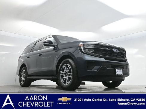Used 2025 Ford Expedition Active image 2
