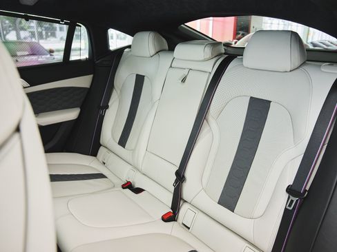 Used 2026 BMW X6 M Competition w/ Executive Package AWD/4WD image 36