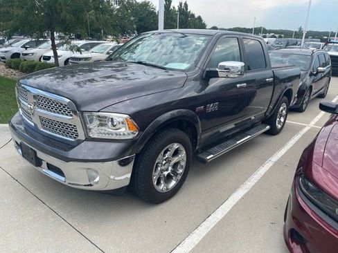 Used 2017 RAM 1500 Laramie w/ Convenience Group AWD/4WD image 2