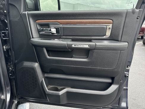 Used 2016 RAM 1500 Laramie w/ Convenience Group image 18