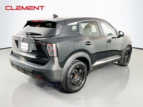 Used 2025 Nissan Kicks SV FWD image 7
