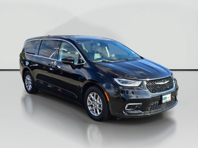 Used 2024 Chrysler Pacifica Touring-L FWD image 7