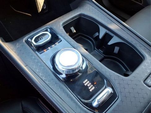 Used 2024 Jeep Wagoneer Launch Edition AWD/4WD image 21