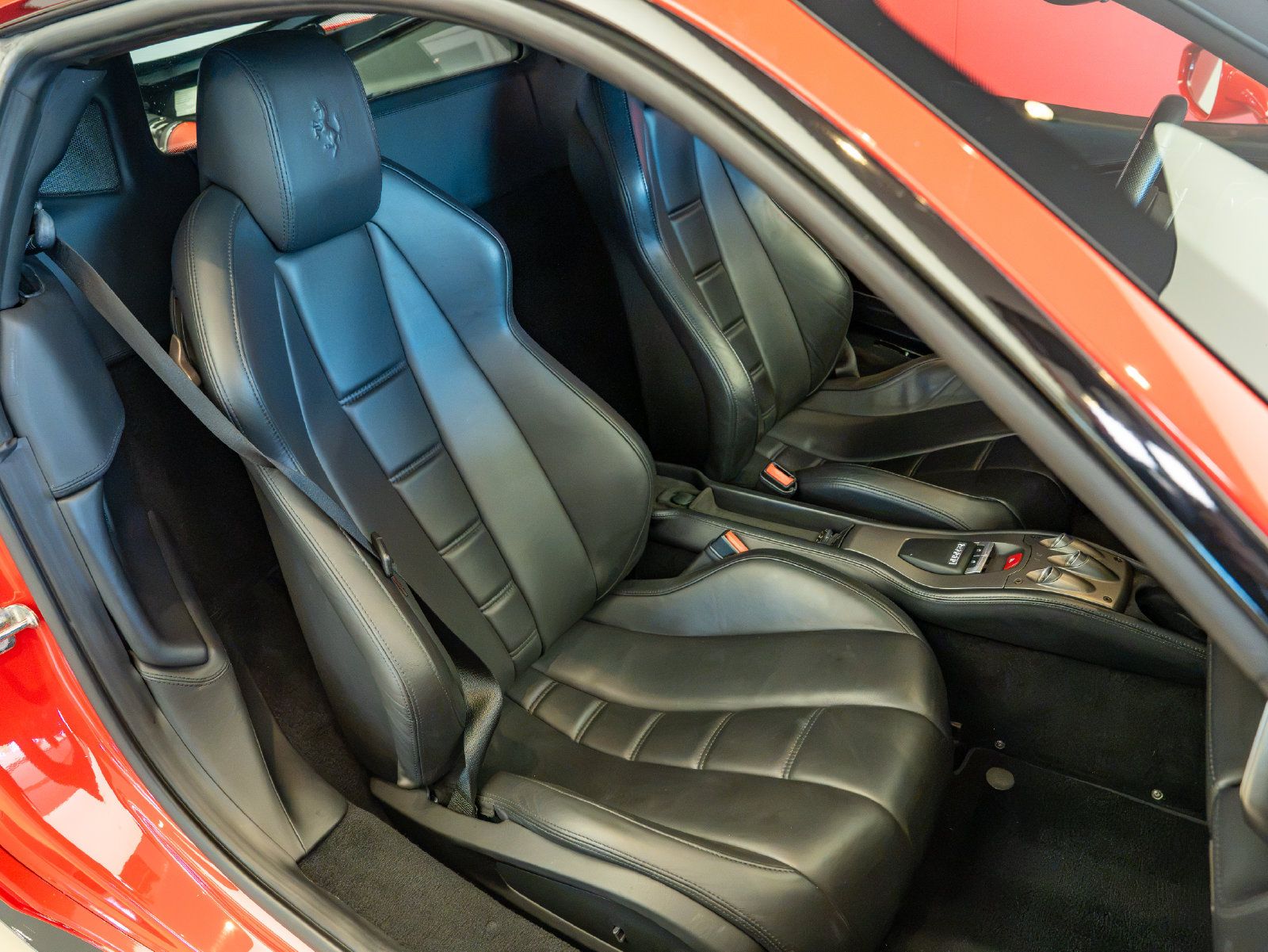 Used 2010 Ferrari 458 Italia Coupe RWD image 19