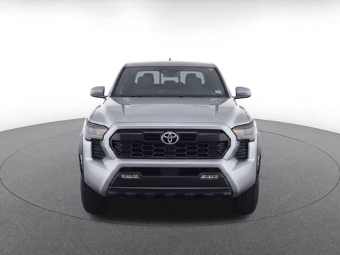 Used 2025 Toyota Tacoma TRD Off-Road AWD/4WD image 2