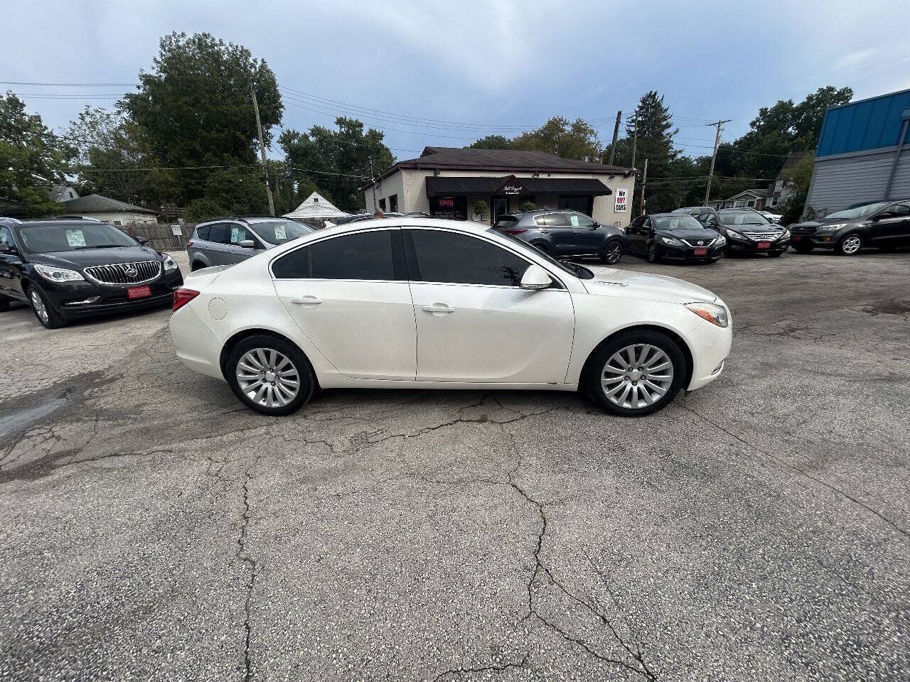 Used 2012 Buick Regal Leather FWD image 13