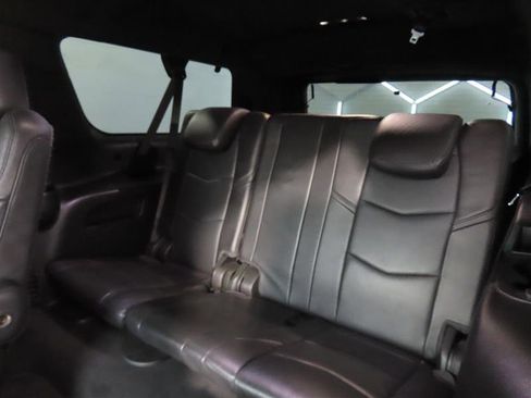 Used 2018 Cadillac Escalade ESV Platinum image 39