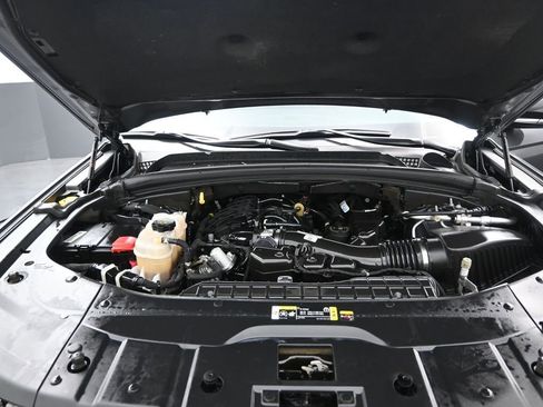 Used 2023 Jeep Grand Cherokee Limited w/ Black Appearance Package image 16