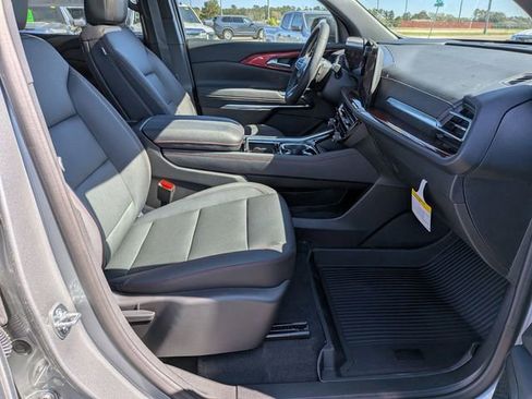 New 2026 Chevrolet Traverse Z71 w/ LPO, Floor Liner Package image 38