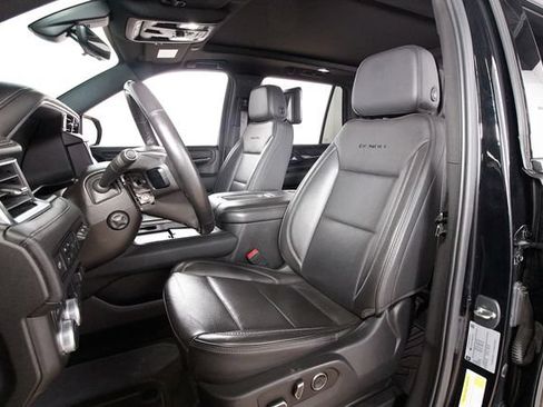 Used 2021 GMC Yukon Denali w/ Denali Premium Package AWD/4WD image 21