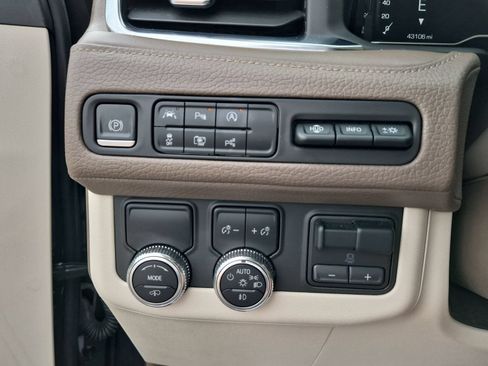 Certified 2023 GMC Yukon Denali w/ Denali Reserve Package RWD image 18