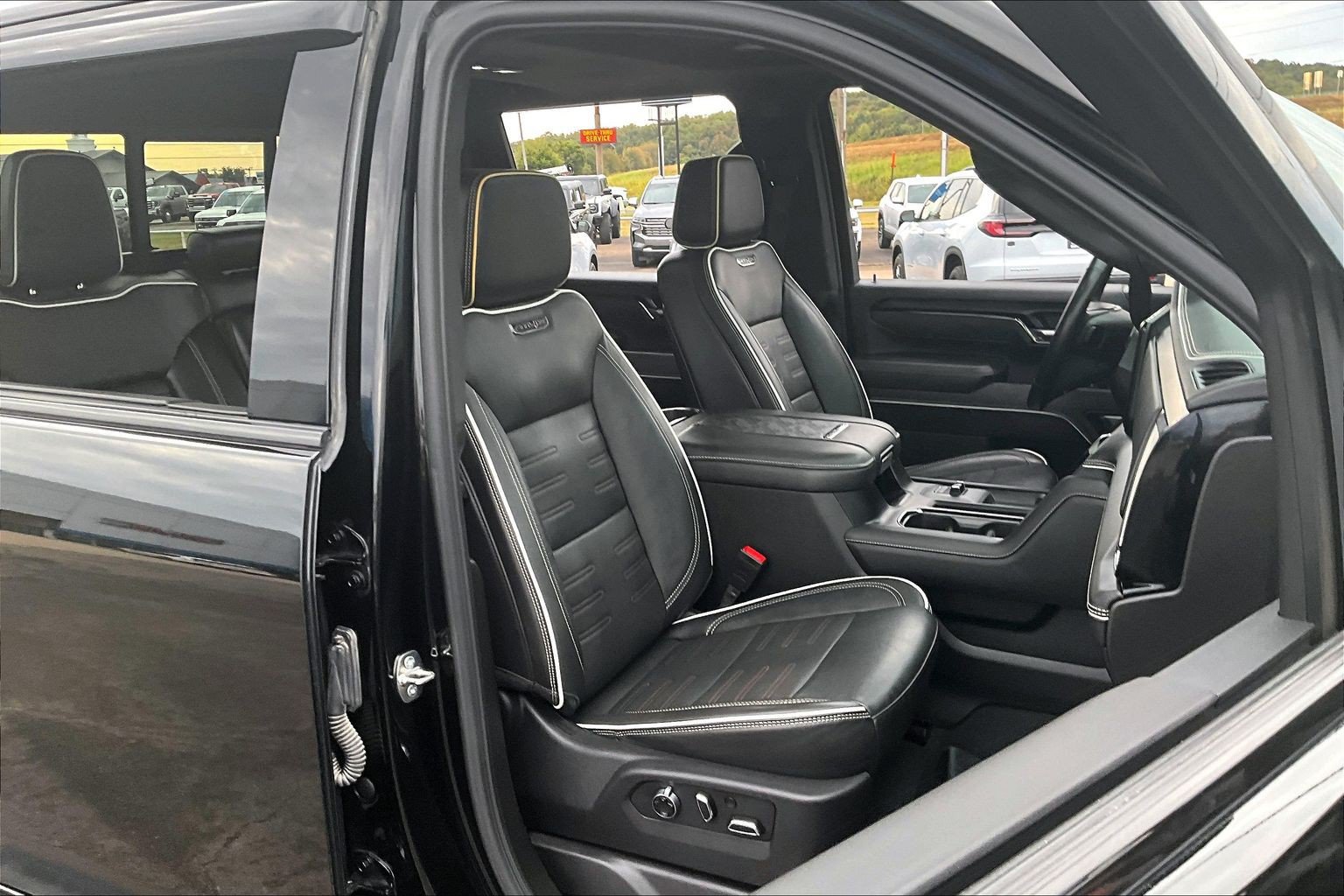 Used 2024 GMC Sierra 2500 AT4X AWD/4WD image 7