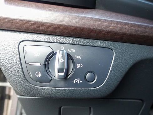 Used 2021 Audi Q5 2.0T Premium w/ Convenience Package image 16