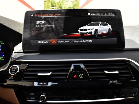 Used 2022 BMW 530i xDrive w/ M Sport Package AWD/4WD image 32