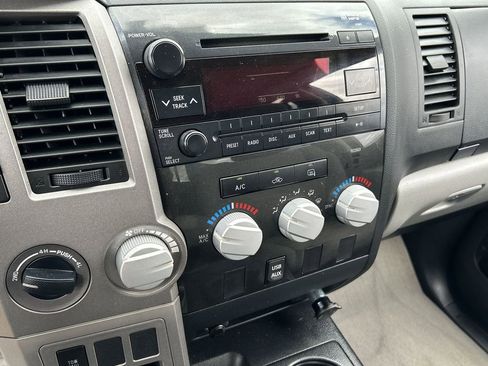 Used 2010 Toyota Tundra 4x4 Double Cab image 13