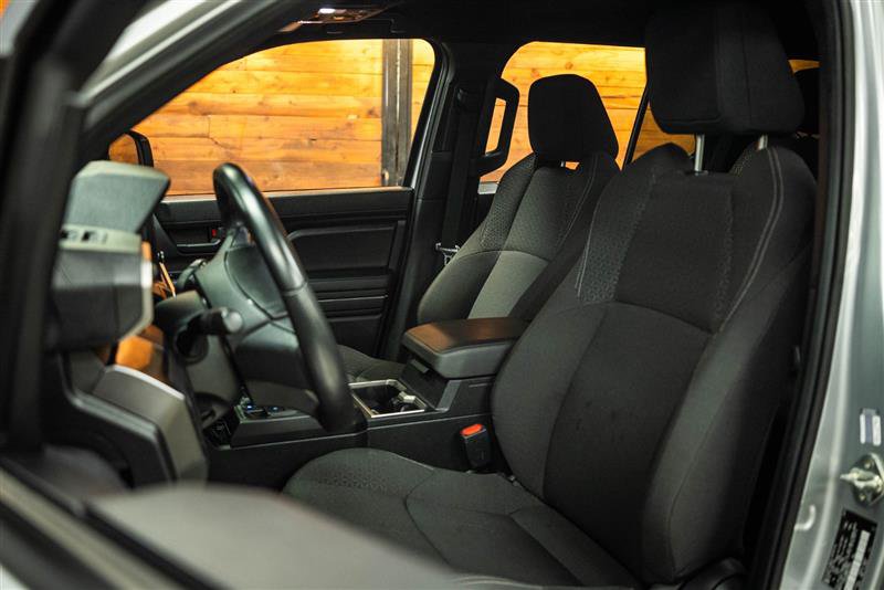 Used 2025 Toyota 4Runner SR5 AWD/4WD image 9