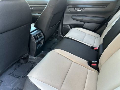 Used 2025 Honda CR-V EX image 11