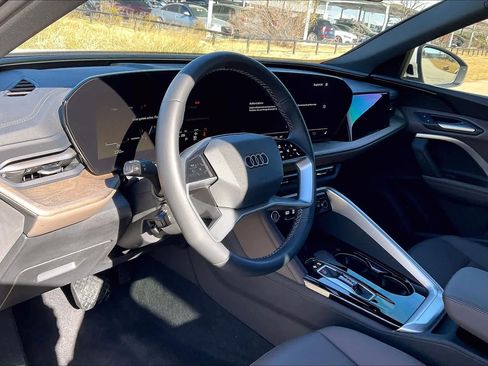 Certified 2025 Audi Q5 Premium w/ Convenience Package image 15