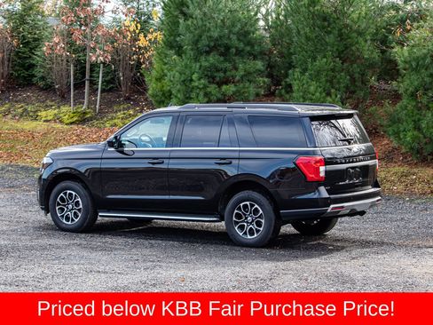 Used 2023 Ford Expedition XLT AWD/4WD image 5