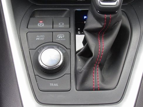 Certified 2022 Toyota RAV4 XSE image 34