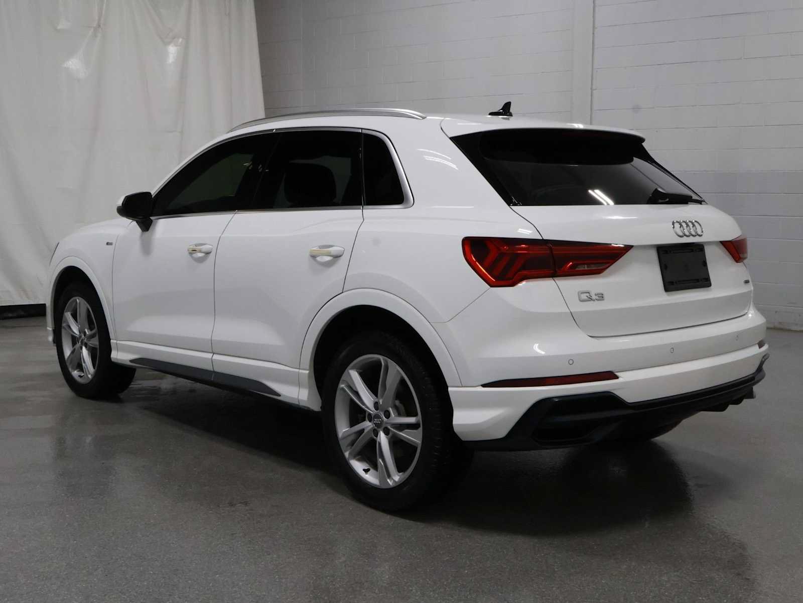 Used 2021 Audi Q3 2.0T Premium AWD/4WD image 3
