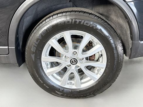 Used 2019 Nissan Rogue SV AWD/4WD image 37