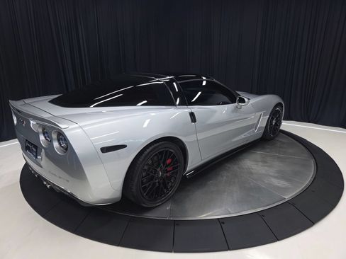 Used 2009 Chevrolet Corvette Coupe w/ Preferred Equipment Group RWD image 14