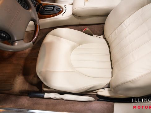 Used 2002 Jaguar XK8 Convertible RWD image 18