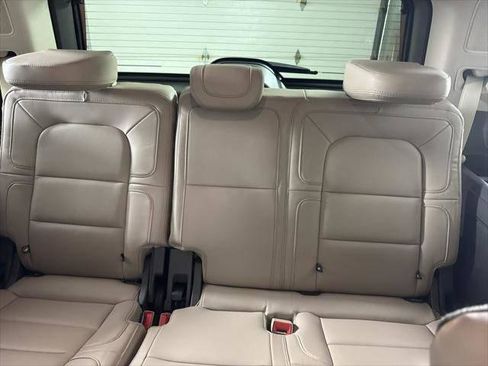 Used 2022 Lincoln Navigator Reserve image 6