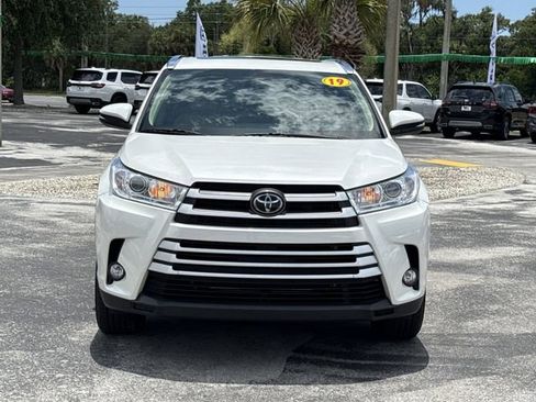 Used 2019 Toyota Highlander XLE AWD/4WD image 4