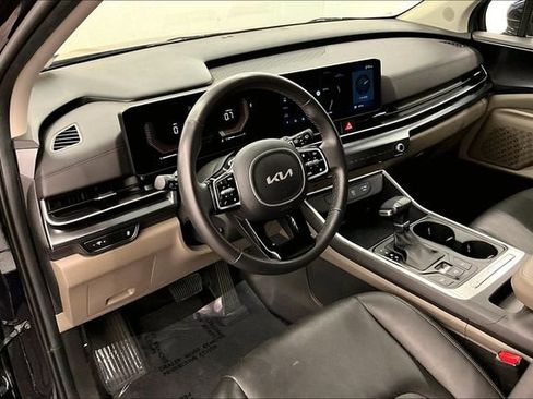 Used 2025 Kia Carnival image 15