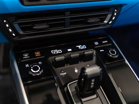 Used 2022 Porsche 911 Turbo S image 22