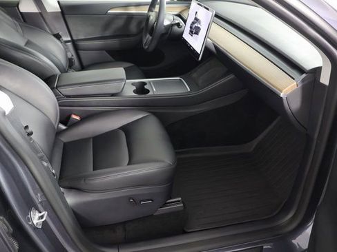 Used 2023 Tesla Model Y Long Range image 22