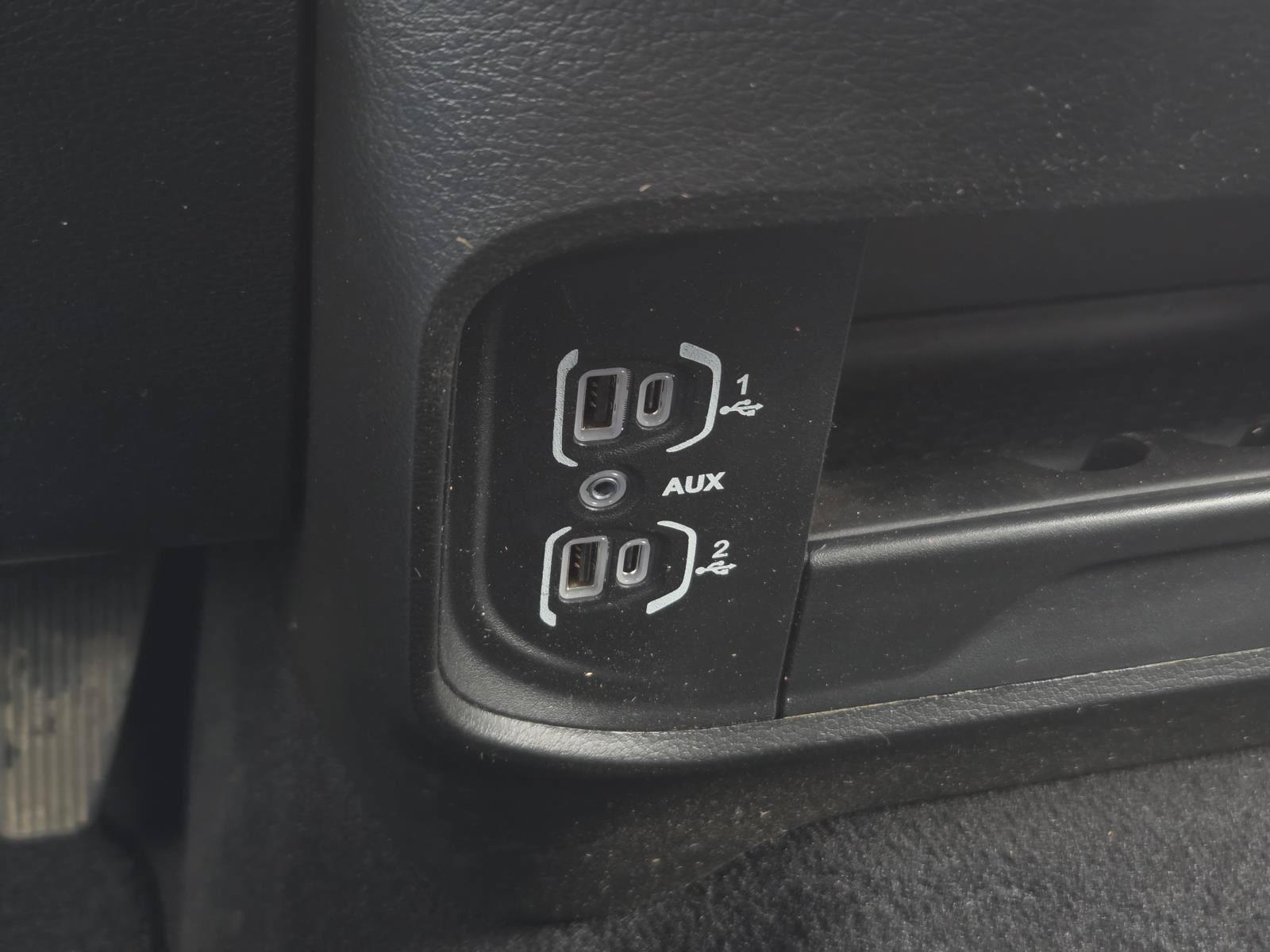 Used 2026 RAM 2500 Laramie AWD/4WD image 22