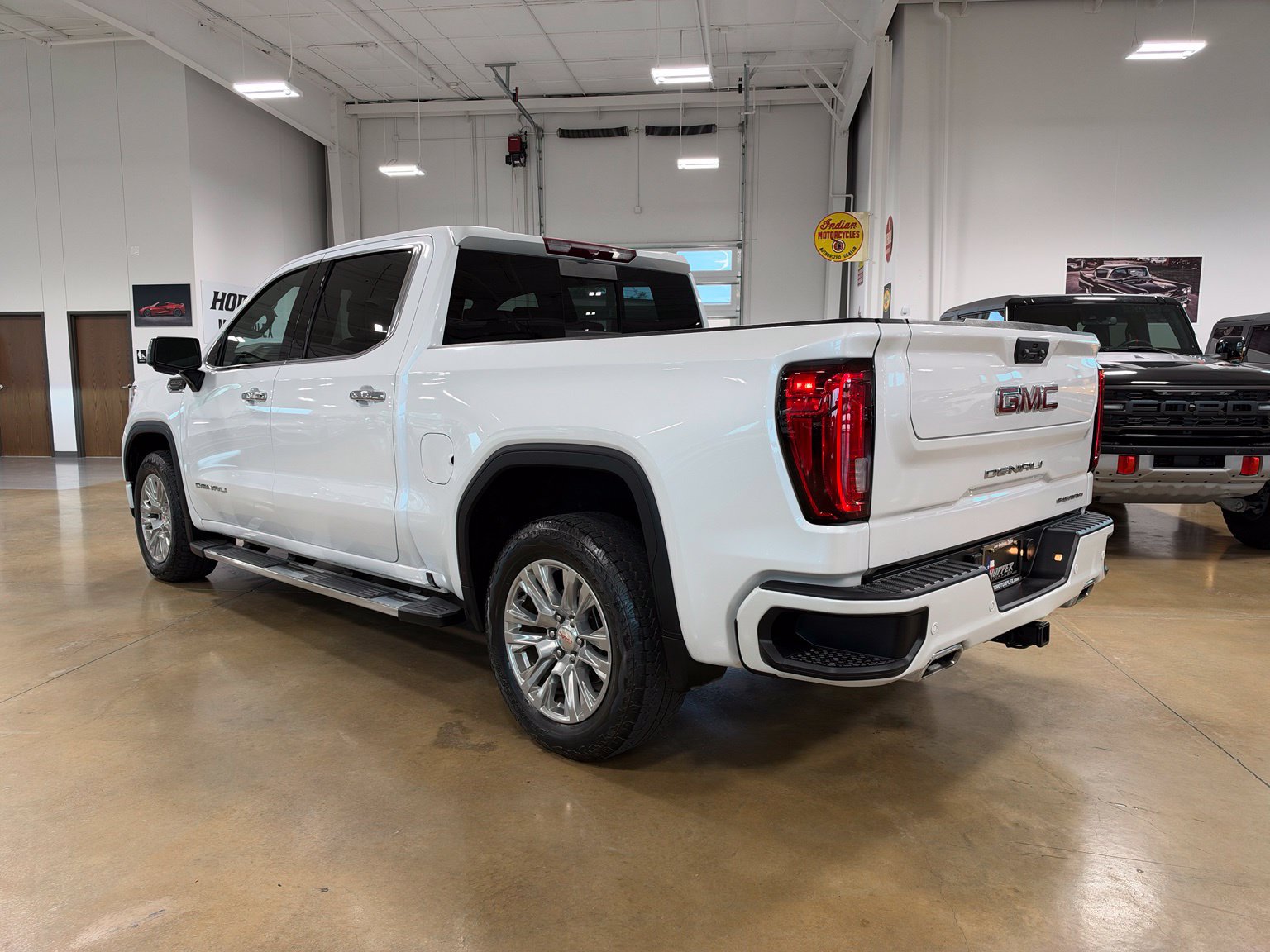 Used 2024 GMC Sierra 1500 Denali AWD/4WD image 5