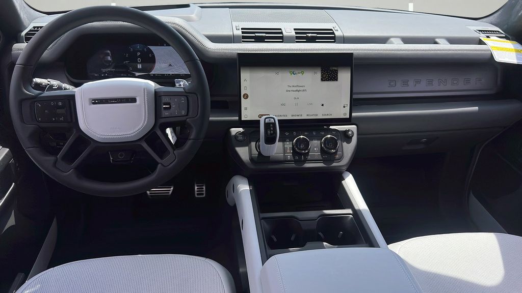 New 2026 Land Rover Defender 110 AWD/4WD image 15