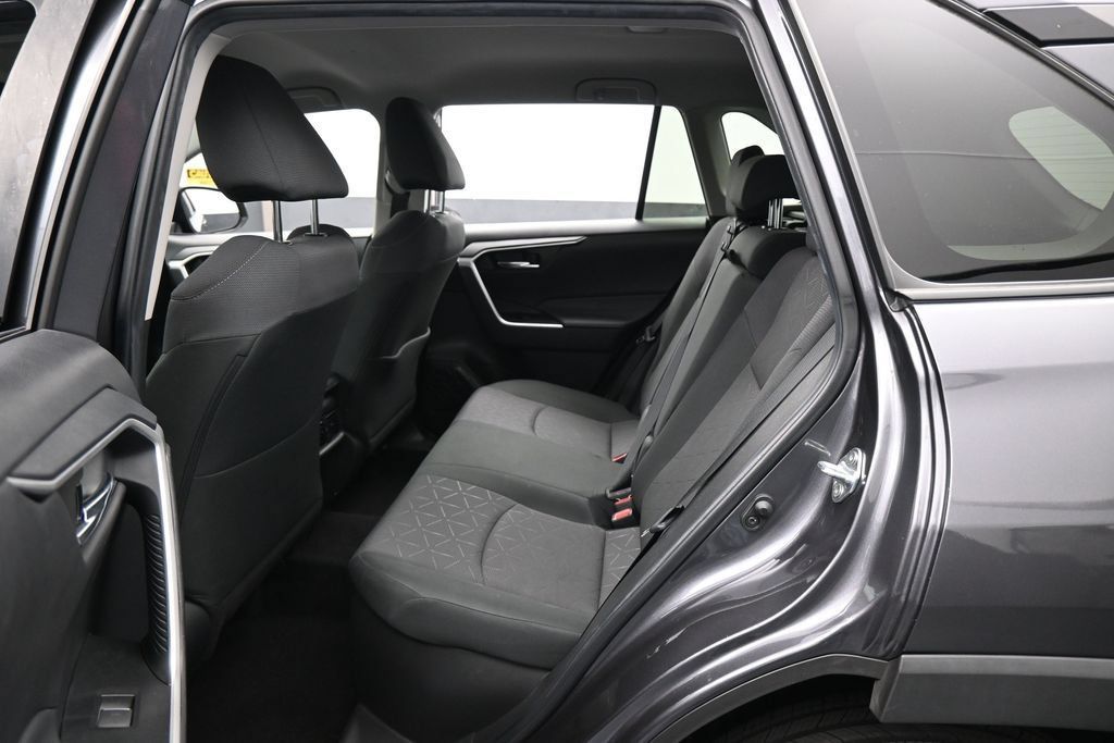 Used 2024 Toyota RAV4 XLE AWD/4WD image 27